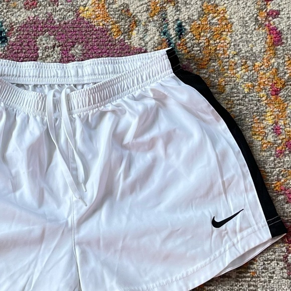 Women's Nike Running Walking Race Sportswear White Shorts Dri - Fit Swim Trunks - Picture 2 of 4